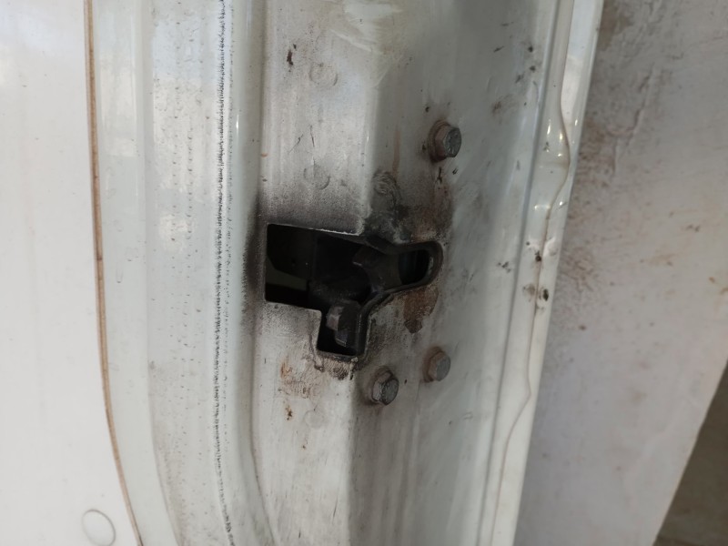 Recambio de puerta lateral corredera derecha para iveco daily iii furgoneta 35 s 13 v,35 c 13 v referencia OEM IAM   