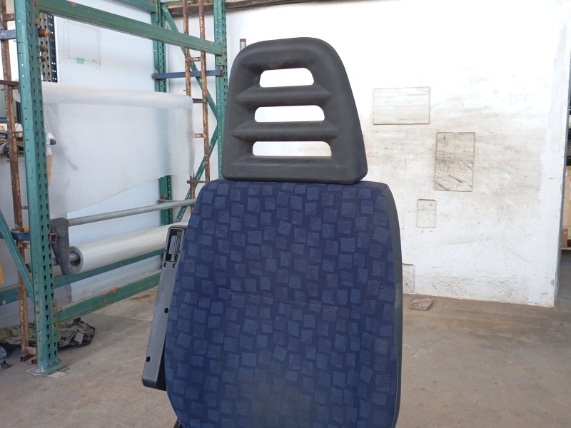 Recambio de asiento delantero izquierdo para iveco daily iii furgoneta 35 s 13 v,35 c 13 v referencia OEM IAM   