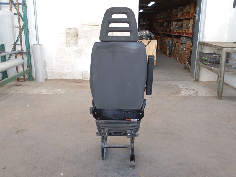 Recambio de asiento delantero izquierdo para iveco daily iii furgoneta 35 s 13 v,35 c 13 v referencia OEM IAM   