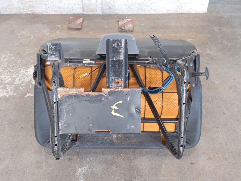 Recambio de asiento delantero derecho para iveco daily iii furgoneta 35 s 13 v,35 c 13 v referencia OEM IAM   