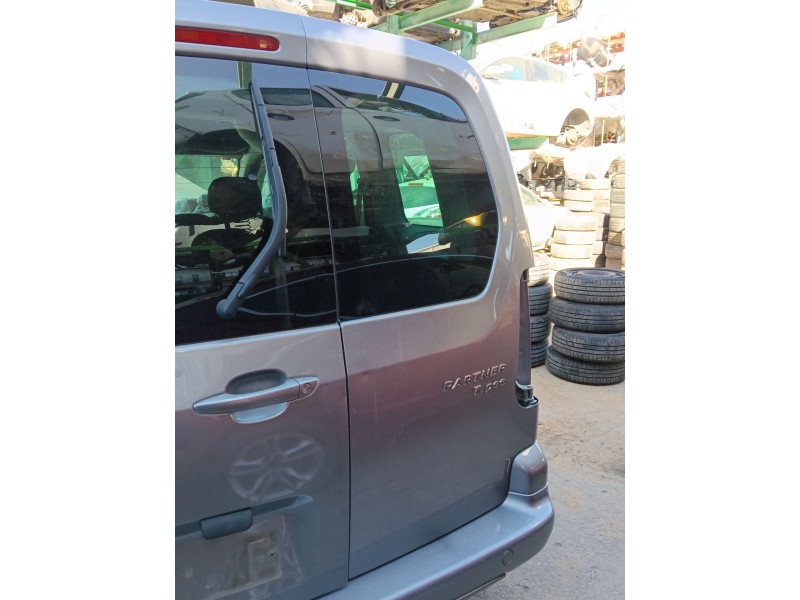 Recambio de puerta trasera derecha para peugeot partner tepee 1.6 bluehdi 100 referencia OEM IAM   