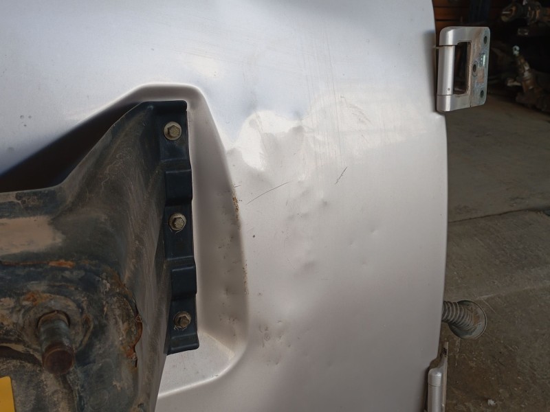 Recambio de porton trasero para land rover discovery ii (l318) 2.5 td5 4x4 referencia OEM IAM   