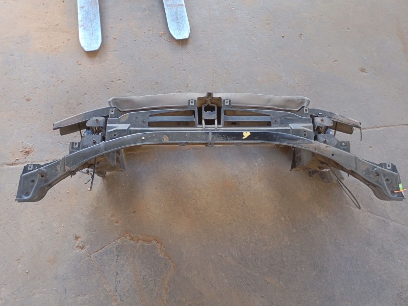 Recambio de panel frontal para bmw 3 (e90) 320 d referencia OEM IAM   