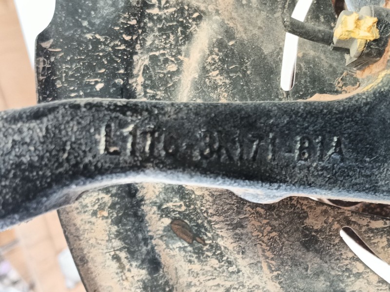 Recambio de mangueta delantera izquierda para ford puma (j2k, cf7) 1.0 ecoboost referencia OEM IAM 2413074 L1TC3K171B1A 