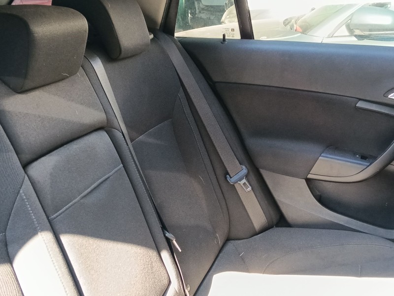Recambio de cinturon seguridad trasero izquierdo para opel insignia a sports tourer (g09) 2.0 cdti (35) referencia OEM IAM 13288