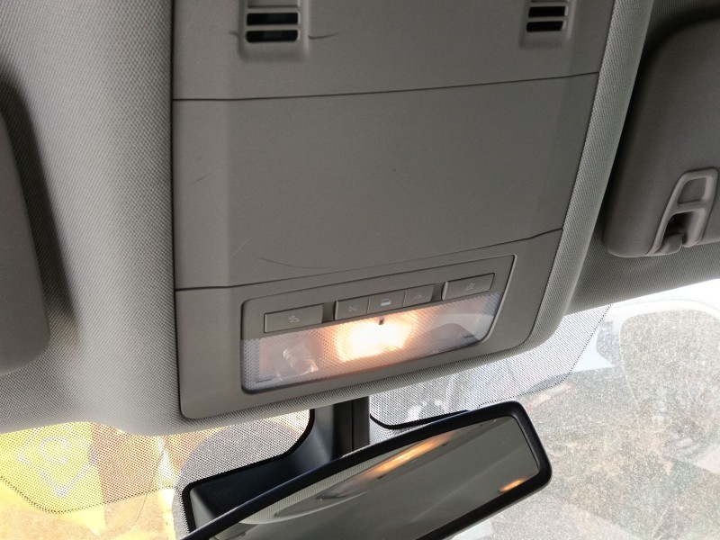 Recambio de luz interior delantera central para opel insignia a sports tourer (g09) 2.0 cdti (35) referencia OEM IAM 22774318  