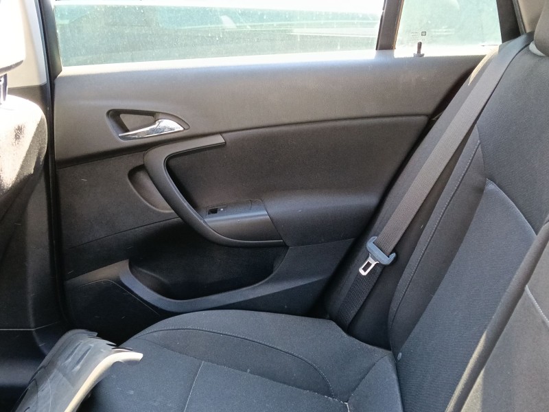 Recambio de guarnecido puerta trasera derecha para opel insignia a sports tourer (g09) 2.0 cdti (35) referencia OEM IAM   