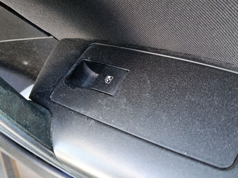 Recambio de mando elevalunas delantero derecho para opel insignia a sports tourer (g09) 2.0 cdti (35) referencia OEM IAM 1330188