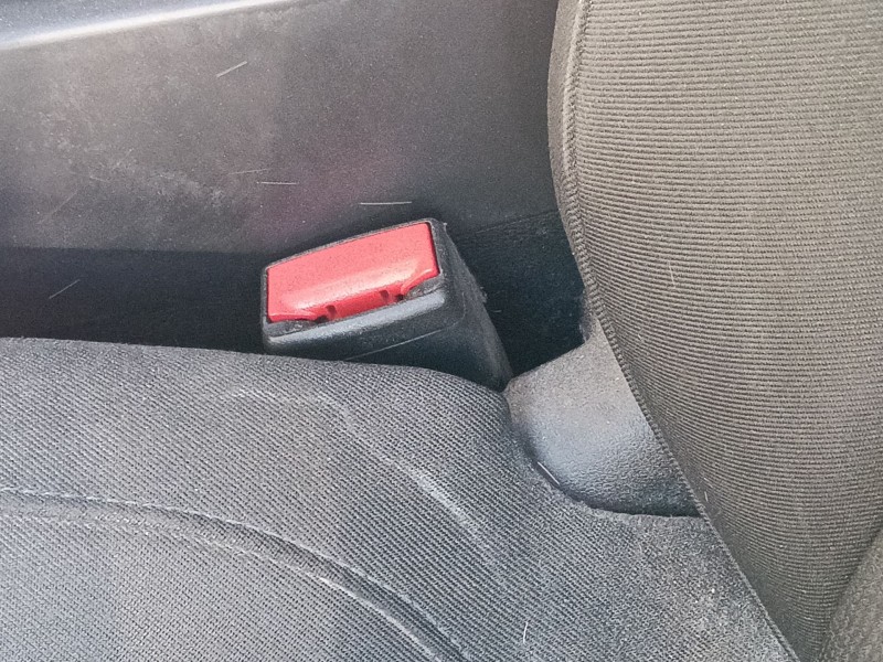 Recambio de enganche cinturon delantero izquierdo para opel insignia a sports tourer (g09) 2.0 cdti (35) referencia OEM IAM   