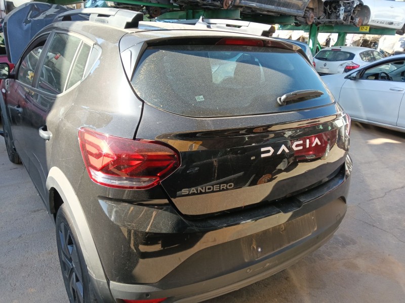 Recambio de porton trasero para dacia sandero iii 1.0 tce 90 referencia OEM IAM 901007604R  