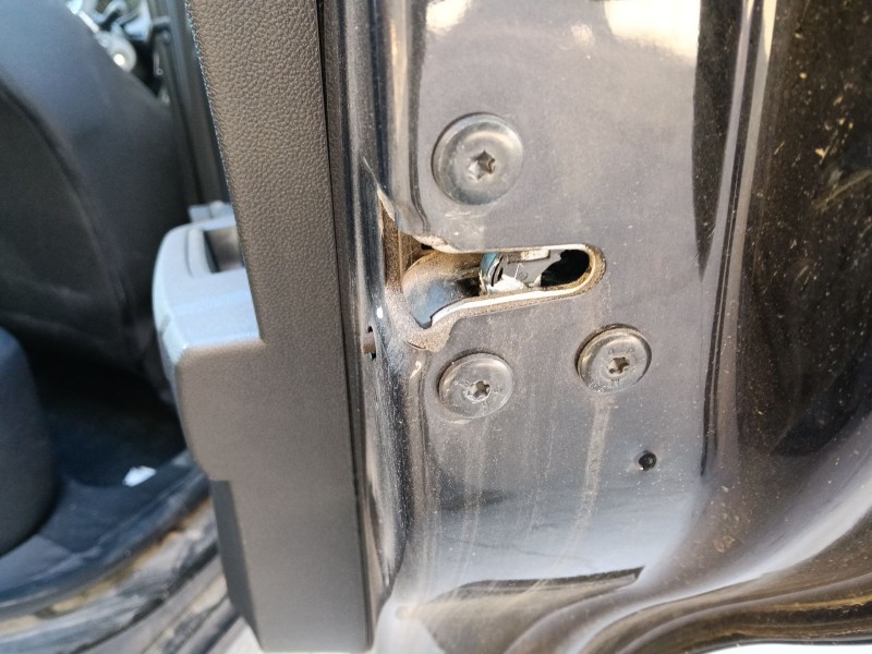 Recambio de cerradura puerta trasera derecha para dacia sandero iii 1.0 tce 90 referencia OEM IAM 825020994R  