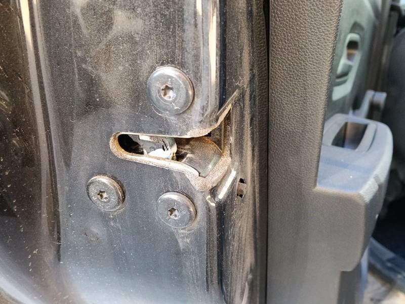 Recambio de cerradura puerta trasera izquierda para dacia sandero iii 1.0 tce 90 referencia OEM IAM 825033052R  