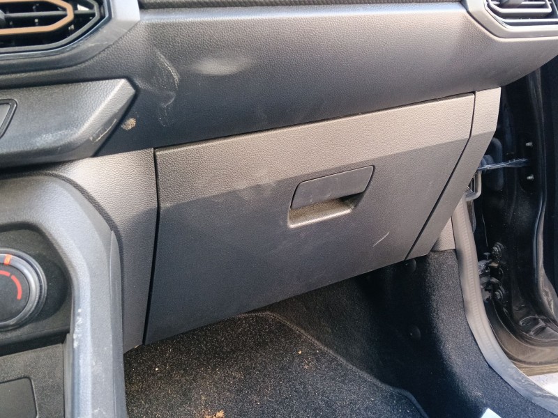 Recambio de guantera para dacia sandero iii 1.0 tce 90 referencia OEM IAM 682523993R  