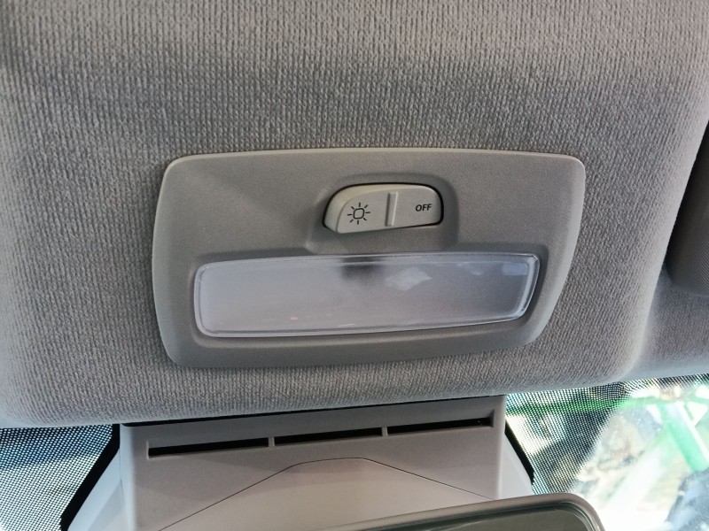 Recambio de luz interior delantera central para dacia sandero iii 1.0 tce 90 referencia OEM IAM   
