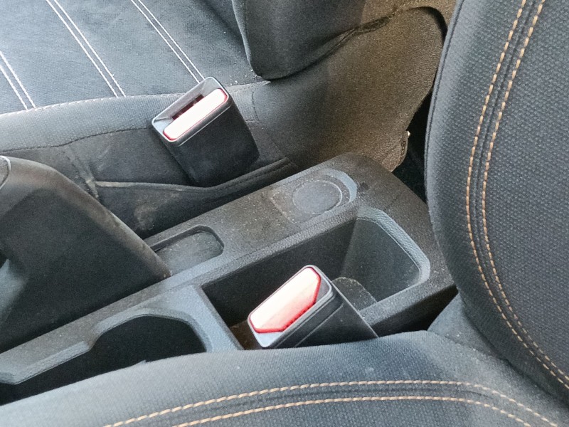 Recambio de enganche cinturon delantero derecho para dacia sandero iii 1.0 tce 90 referencia OEM IAM   