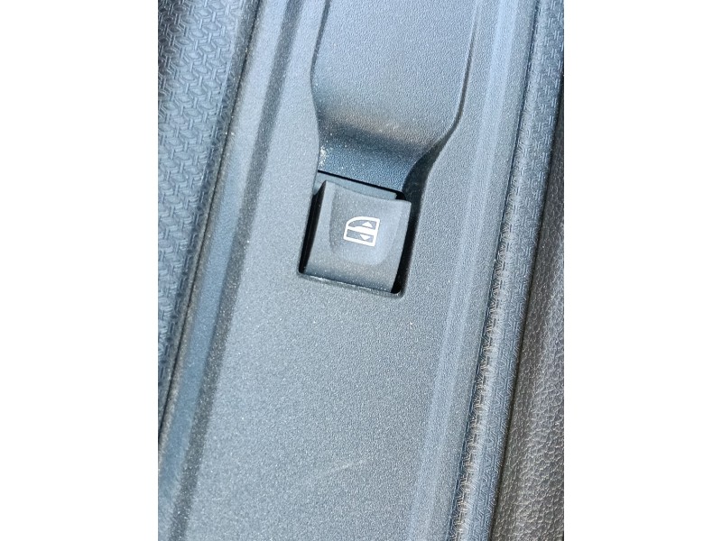 Recambio de mando elevalunas delantero derecho para dacia sandero iii 1.0 tce 90 referencia OEM IAM 254118044R  