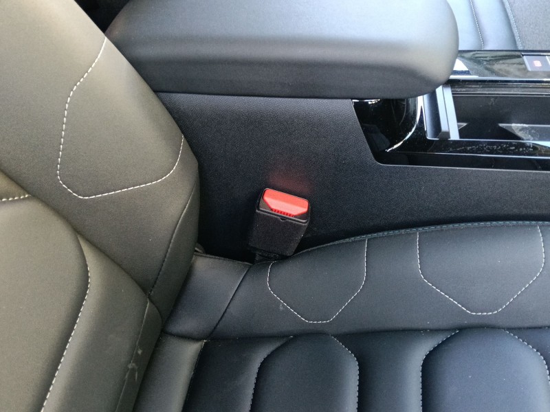 Recambio de enganche cinturon delantero derecho para citroën c4 iii (ba_, bb_, bc_) 1.2 puretech 130 (bahnsa, bahnsb) referencia