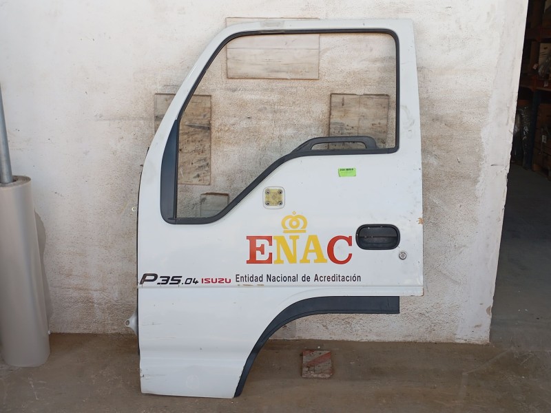 Recambio de puerta delantera izquierda para isuzu npr77l 3.0d referencia OEM IAM   