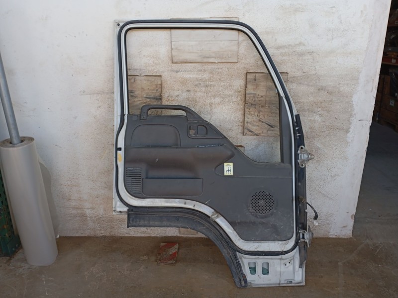 Recambio de puerta delantera izquierda para isuzu npr77l 3.0d referencia OEM IAM   