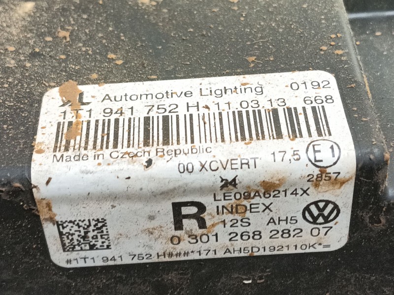Recambio de faro derecho para volkswagen touran (1t3) 2.0 tdi referencia OEM IAM 1T1941754H 1T1941752H 