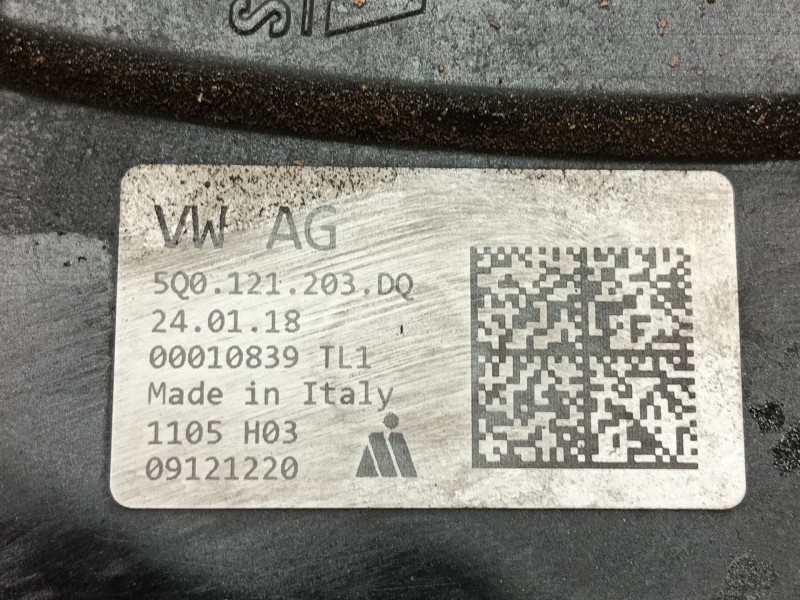 Recambio de electroventilador para volkswagen golf sportsvan vii (am1, an1) 1.0 tsi referencia OEM IAM 5WA121203G / 5Q0121203DE 