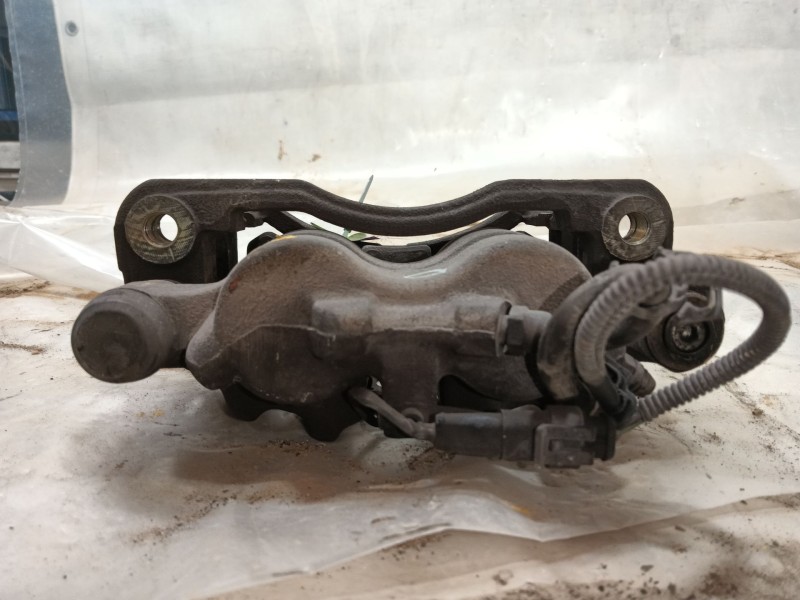 Recambio de pinza freno delantera derecha para iveco daily iii furgoneta 35 s 13 v,35 c 13 v referencia OEM IAM 42536625  