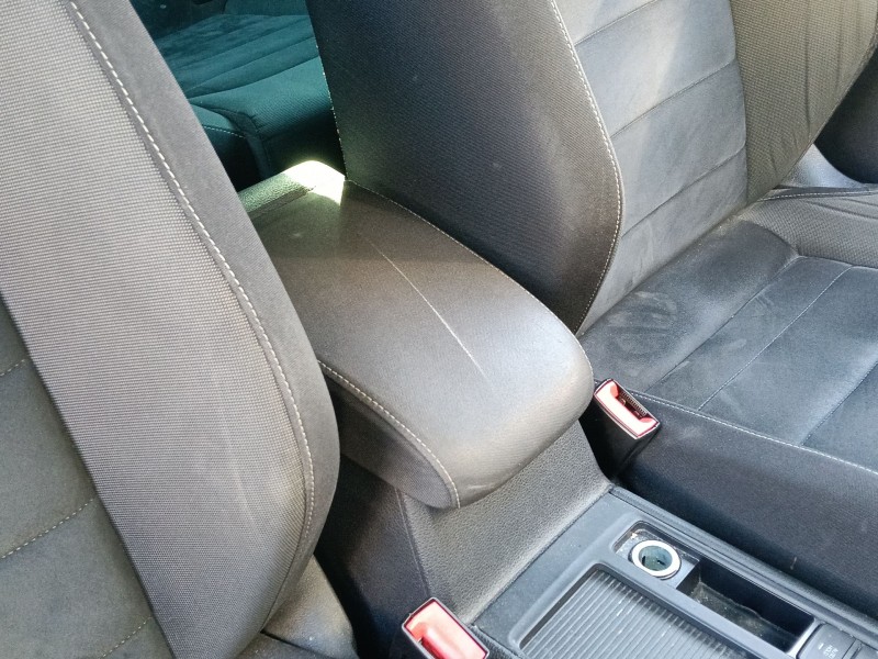 Recambio de apoyabrazos central para volkswagen golf vii variant (ba5, bv5) 1.6 tdi referencia OEM IAM   