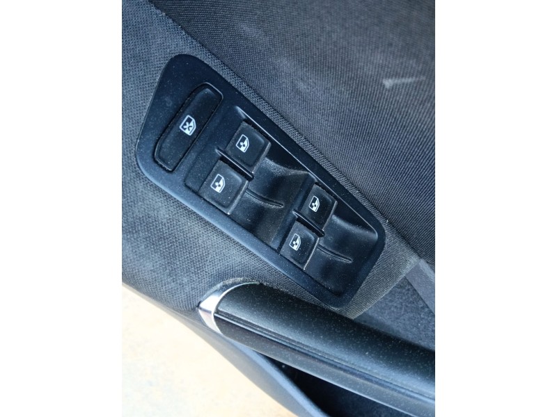 Recambio de mando elevalunas delantero izquierdo para volkswagen golf vii variant (ba5, bv5) 1.6 tdi referencia OEM IAM   