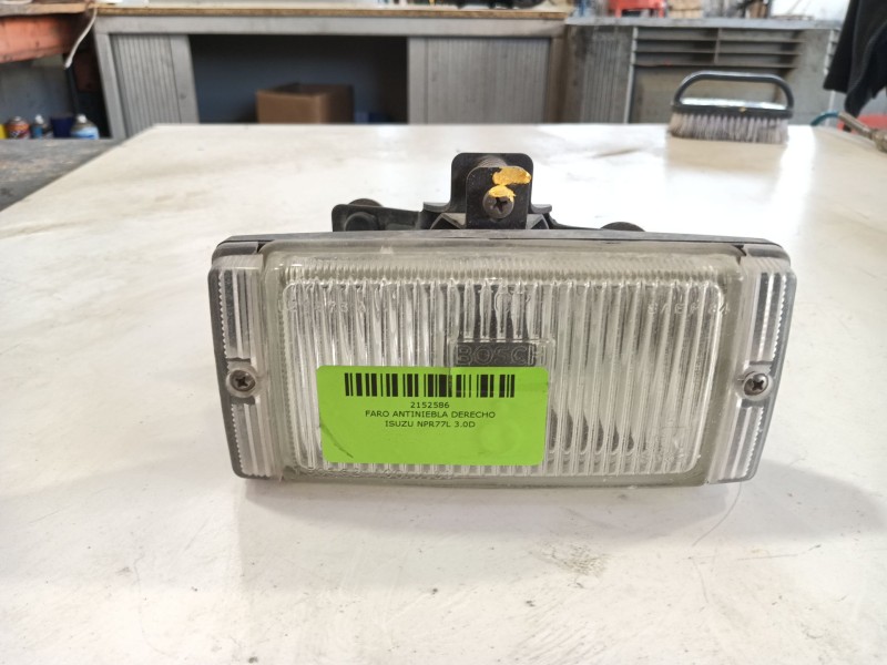 Recambio de faro antiniebla derecho para isuzu npr77l 3.0d referencia OEM IAM   