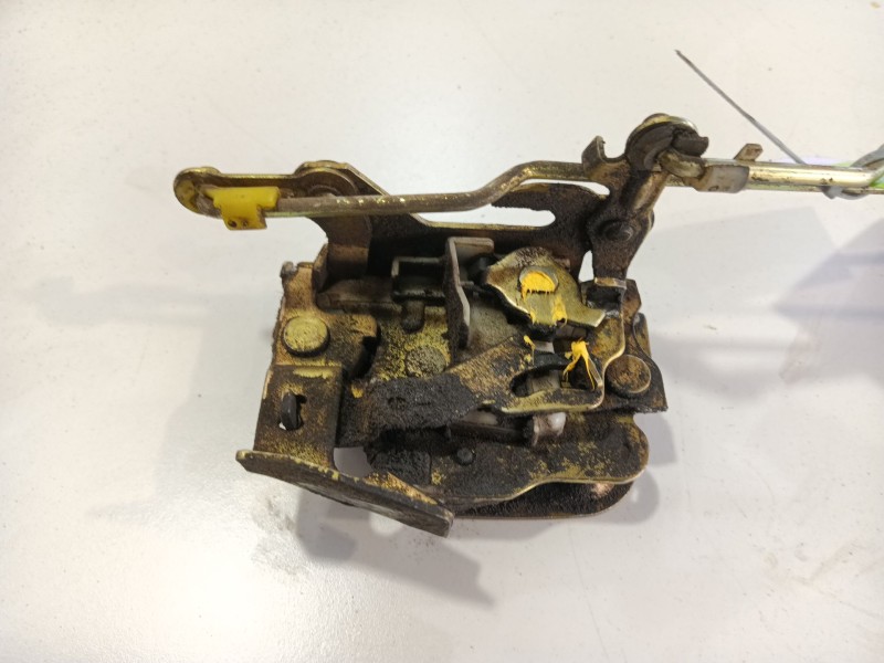 Recambio de cerradura puerta delantera derecha para nissan trade furgoneta 75 referencia OEM IAM   