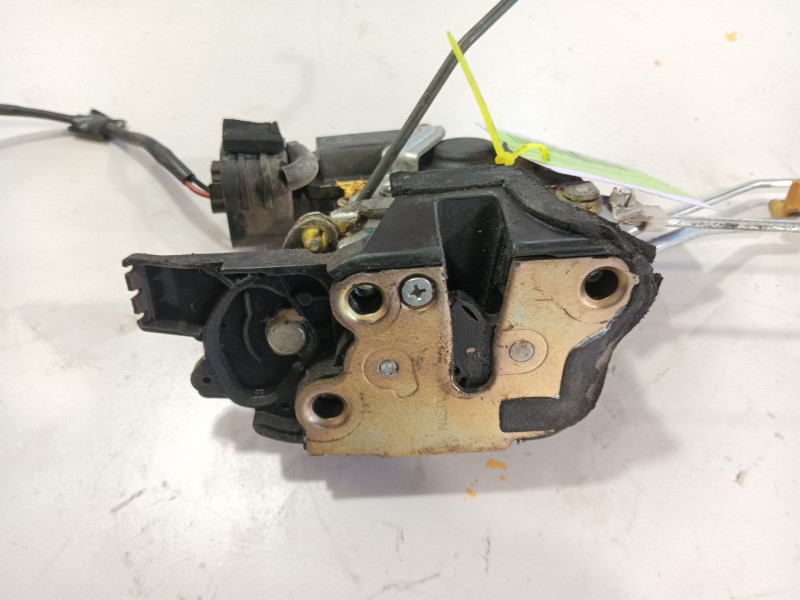 Recambio de cerradura puerta delantera derecha para isuzu npr77l 3.0d referencia OEM IAM   