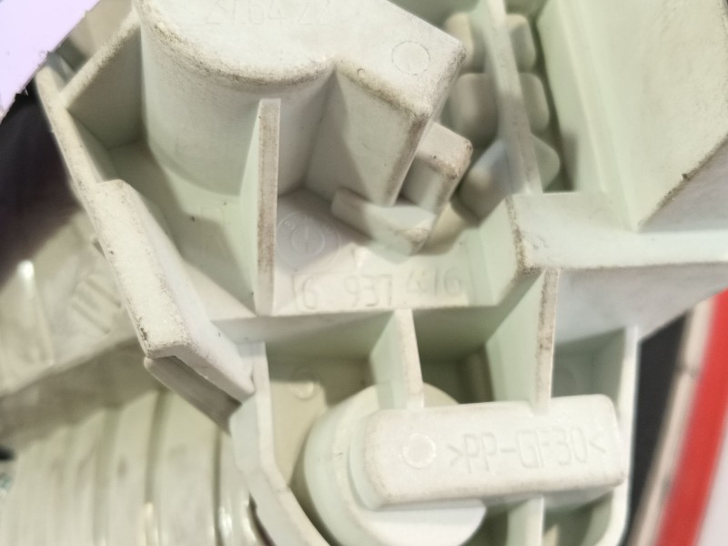 Recambio de piloto trasero derecho interior para bmw 3 (e90) 320 d referencia OEM IAM 63216937460  