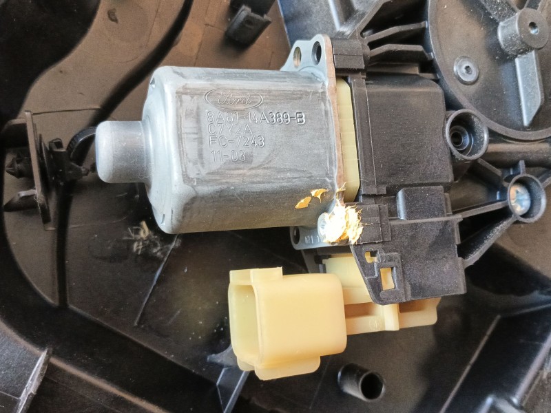 Recambio de elevalunas delantero izquierdo para ford fiesta vi (cb1, ccn) 1.6 tdci referencia OEM IAM 1742386  