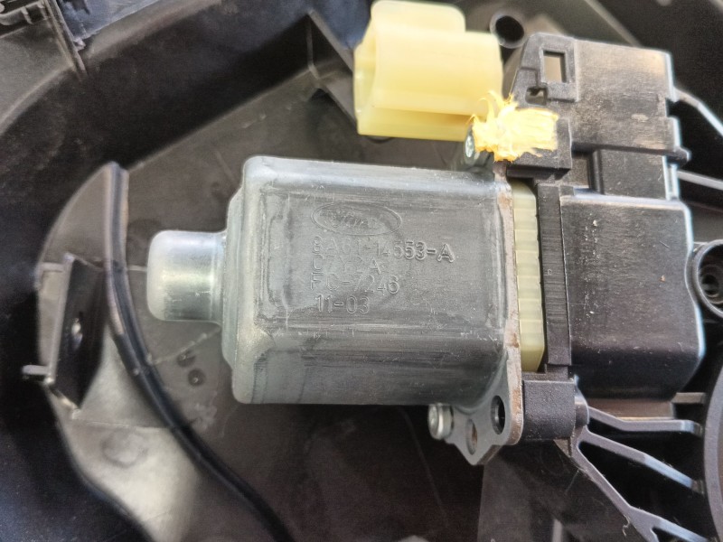 Recambio de elevalunas delantero derecho para ford fiesta vi (cb1, ccn) 1.6 tdci referencia OEM IAM 1742702  