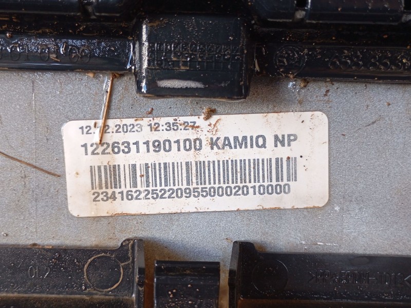 Recambio de paragolpes delantero para skoda kamiq (nw4) 1.0 tsi referencia OEM IAM 658807221B  