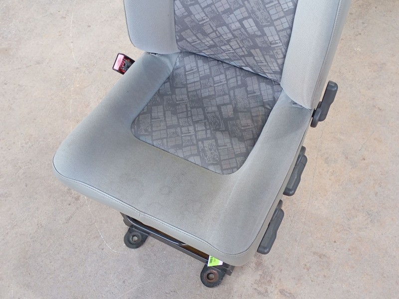 Recambio de asiento delantero izquierdo para opel movano a caja/chasis (x70) 2.5 dti (ed, hd, ud0, ud4) referencia OEM IAM   
