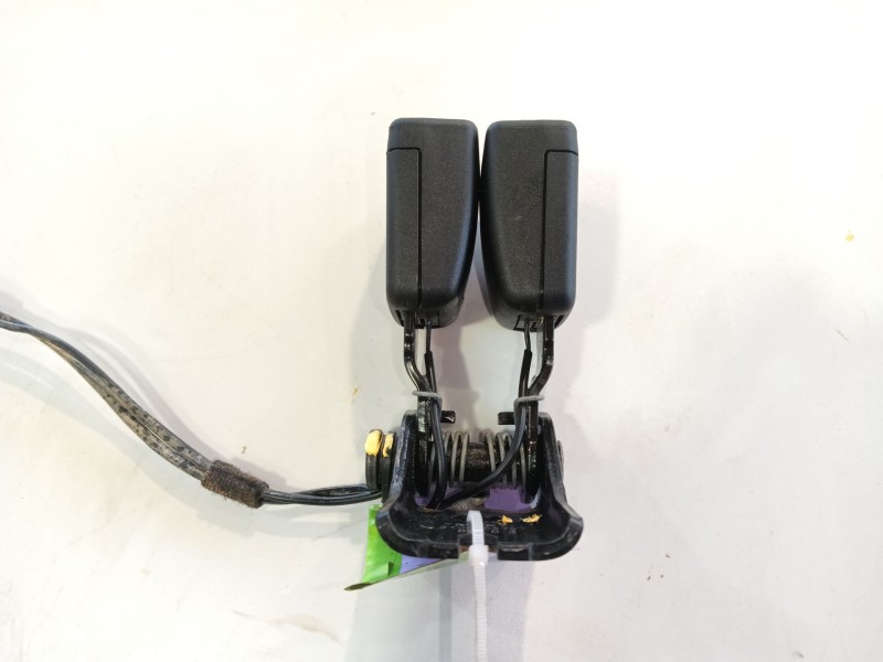 Recambio de enganche cinturon trasero central para ford puma (j2k, cf7) 1.0 ecoboost referencia OEM IAM   