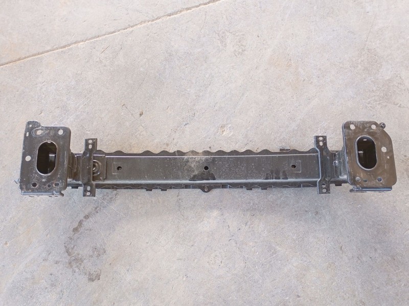 Recambio de refuerzo paragolpes delantero para ford fiesta vi (cb1, ccn) 1.6 tdci referencia OEM IAM   