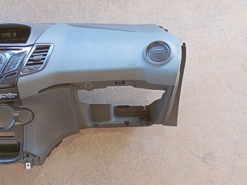 Recambio de salpicadero para ford fiesta vi (cb1, ccn) 1.6 tdci referencia OEM IAM 1811851  