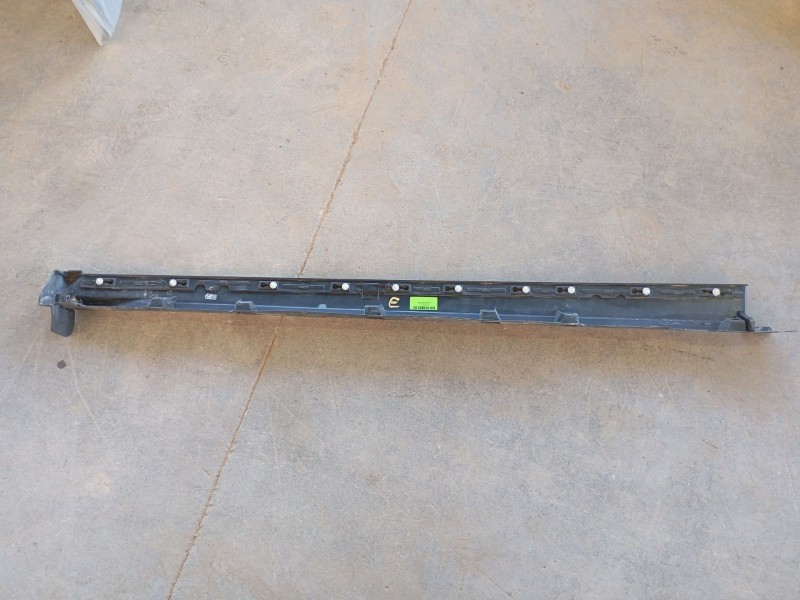 Recambio de faldon lateral para jaguar e-pace (x540) 2.0 d180 awd referencia OEM IAM   