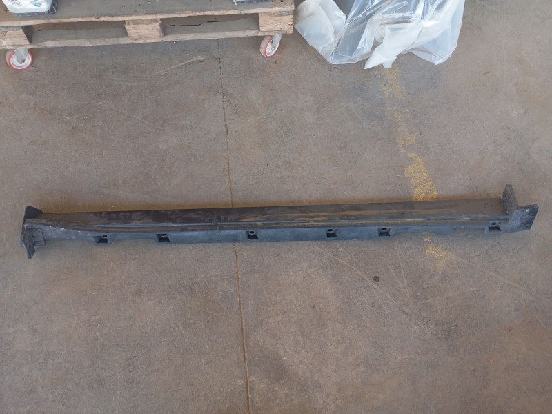 Recambio de faldon lateral para jaguar e-pace (x540) 2.0 d180 awd referencia OEM IAM   