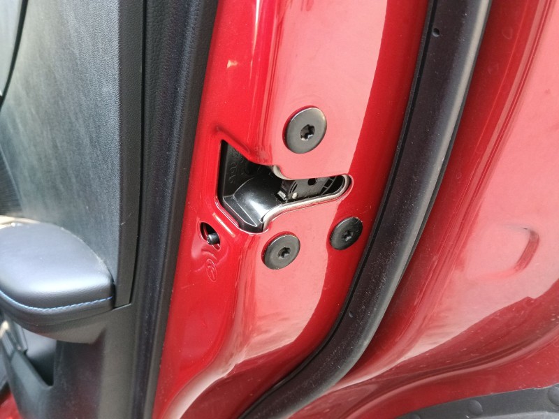 Recambio de cerradura puerta trasera derecha para mg mg 4 (eh32) ev referencia OEM IAM   