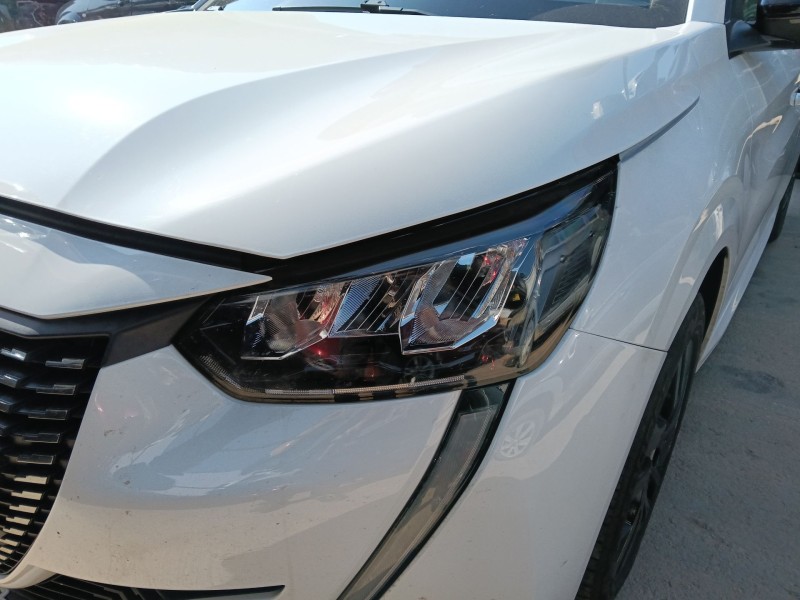 Recambio de faro izquierdo para peugeot 208 ii (ub_, up_, uw_, uj_) 1.2 puretech 100 referencia OEM IAM   