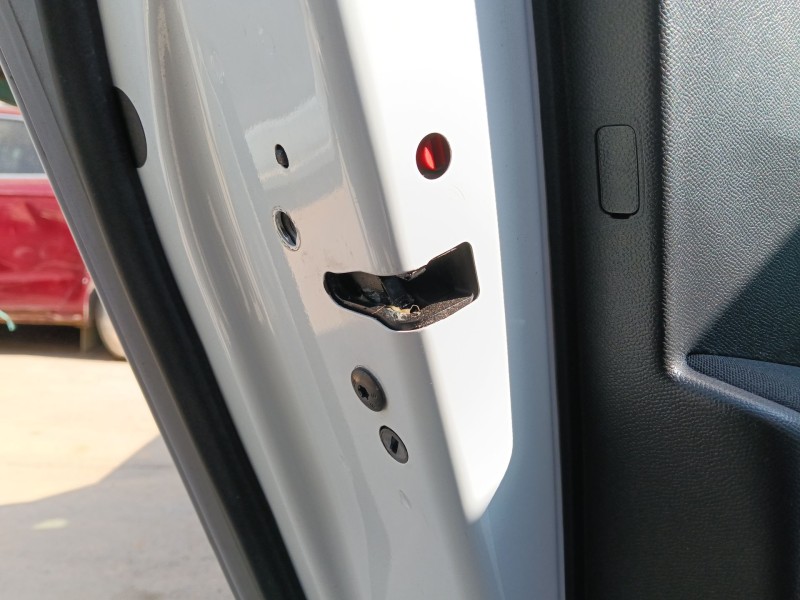 Recambio de cerradura puerta trasera izquierda para peugeot 208 ii (ub_, up_, uw_, uj_) 1.2 puretech 100 referencia OEM IAM   