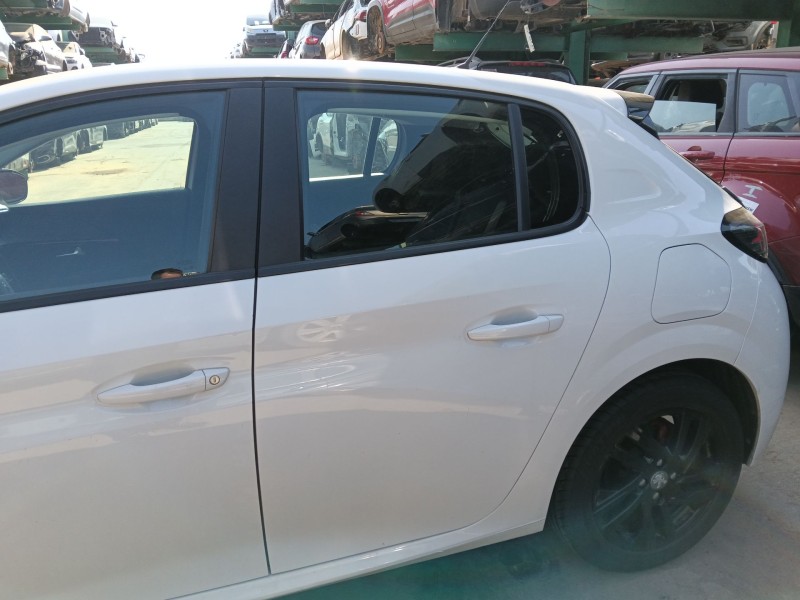 Recambio de puerta trasera izquierda para peugeot 208 ii (ub_, up_, uw_, uj_) 1.2 puretech 100 referencia OEM IAM   