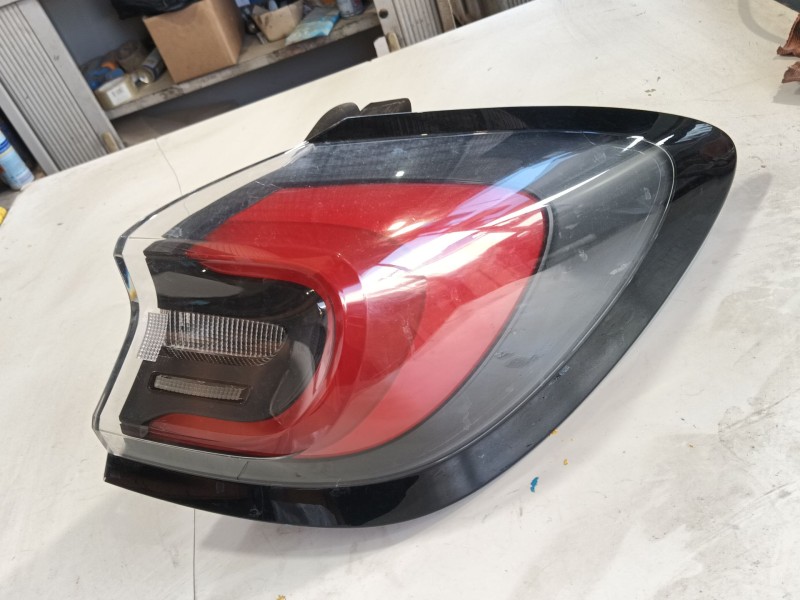 Recambio de piloto trasero derecho para ford puma (j2k, cf7) 1.0 ecoboost referencia OEM IAM 2579082  