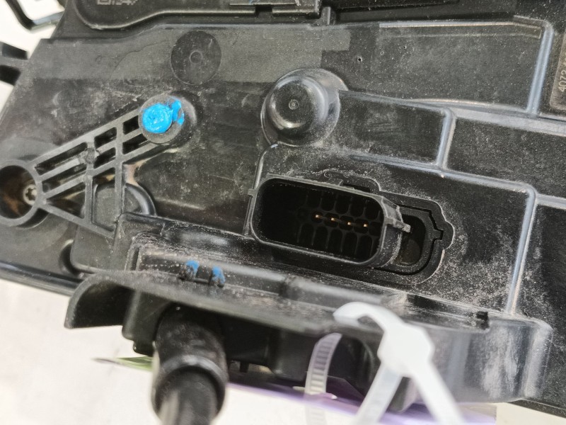 Recambio de cerradura puerta trasera derecha para ford puma (j2k, cf7) 1.0 ecoboost referencia OEM IAM 2338039  