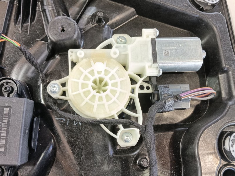 Recambio de elevalunas trasero izquierdo para ford puma (j2k, cf7) 1.0 ecoboost referencia OEM IAM 2439037  