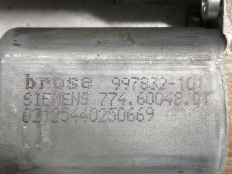 Recambio de motor elevalunas delantero izquierdo para citroën c4 berlina vtr plus referencia OEM IAM 996385103 02125440250669 99