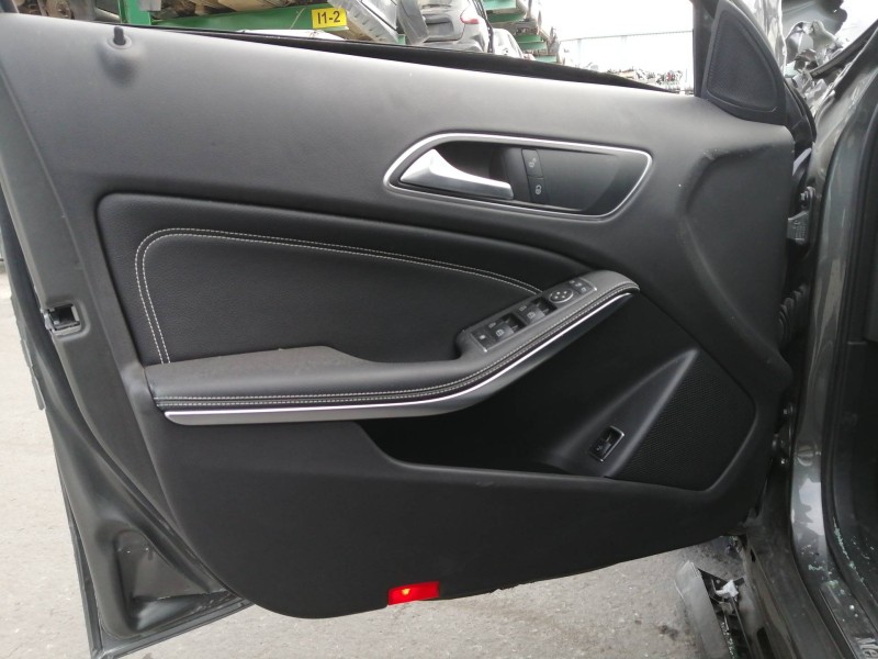 Recambio de guarnecido puerta delantera izquierda para mercedes-benz clase gla (w156) gla 180 (156.942) referencia OEM IAM A2467